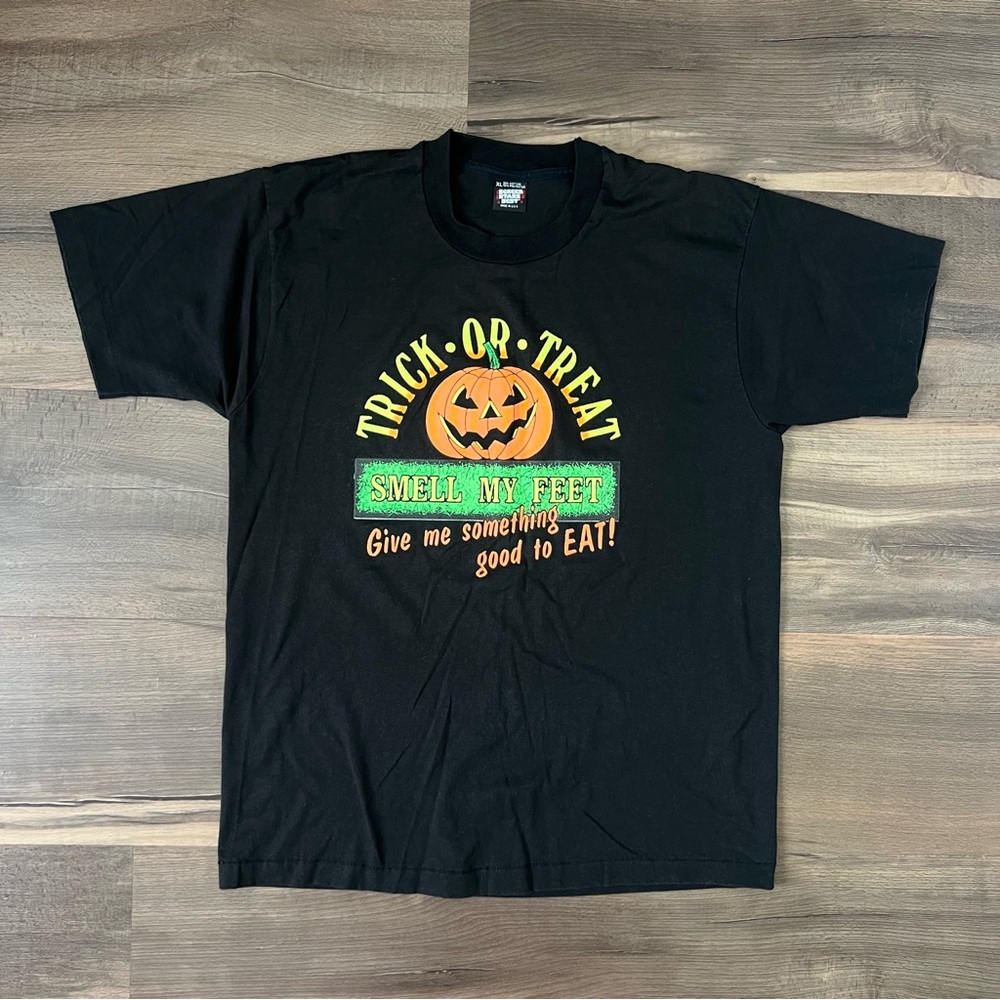 Vintage Halloween Trick or Treat Smell My Feet Single Stitch Tee Black XL